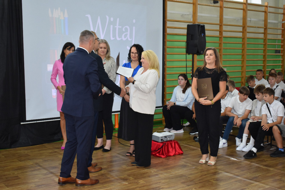 Szkoła Podstawowa im. Orła Białego w Kobylanach