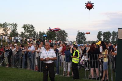 Publiczność w oczekiwanio na gwiazdę wieczoru